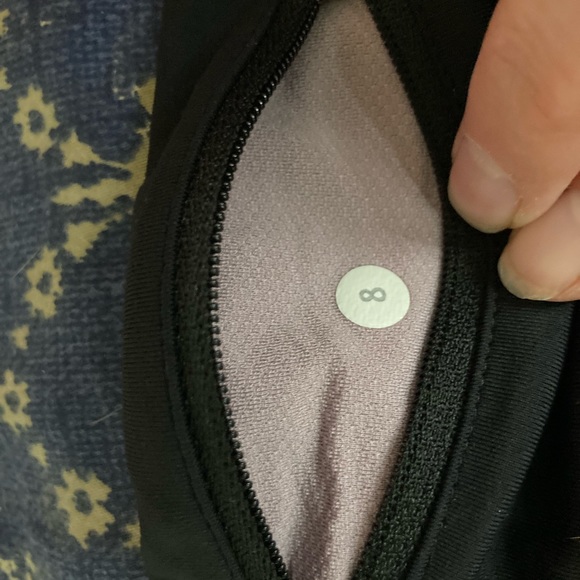 Rare Lululemon Speed Up shorts sz 8 - Picture 4 of 4